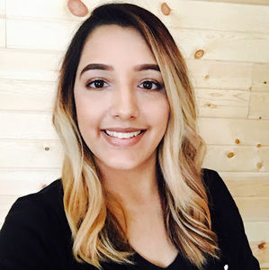 Meet your Posher, Selena